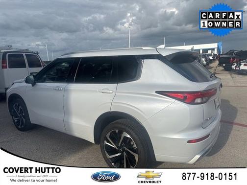 White 2023 Mitsubishi Outlander SEL
