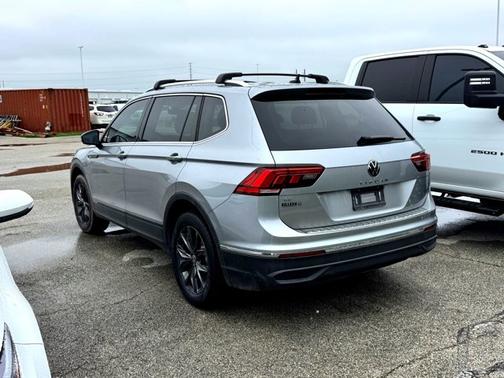 Silver 2023 Volkswagen Tiguan SE