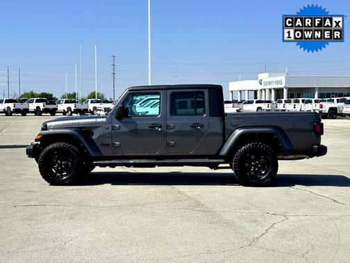 2022 Jeep Gladiator Willys