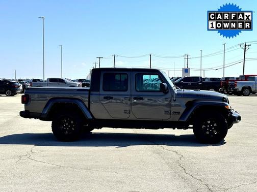2022 Jeep Gladiator Willys