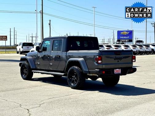 2022 Jeep Gladiator Willys