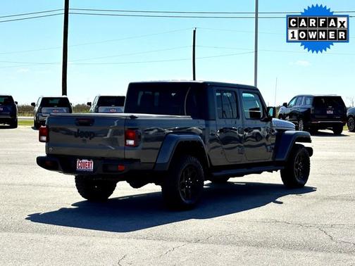 2022 Jeep Gladiator Willys