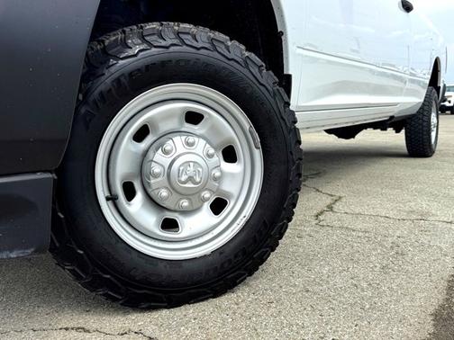 Bright White Clearcoat 2023 RAM 2500 Tradesman