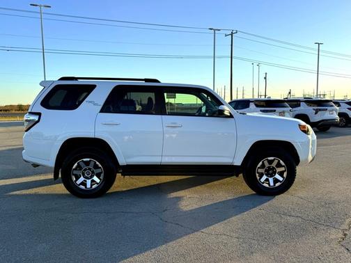 2024 Toyota 4Runner TRD Off Road