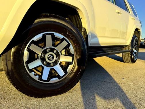 2024 Toyota 4Runner TRD Off Road