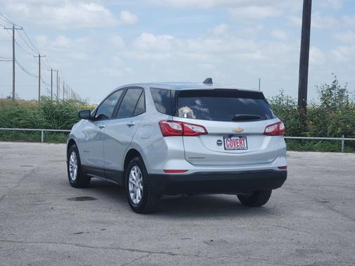 Silver Ice Metallic 2021 Chevrolet Equinox LS