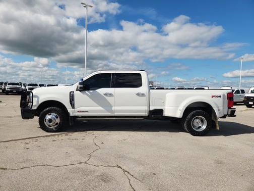 Star White 2024 Ford F-350 LARIAT