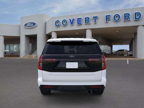 Star White Metallic Tri-Coat 2026 Ford Expedition Tremor