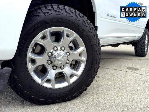 Bright White Clearcoat 2024 RAM 2500 Laramie