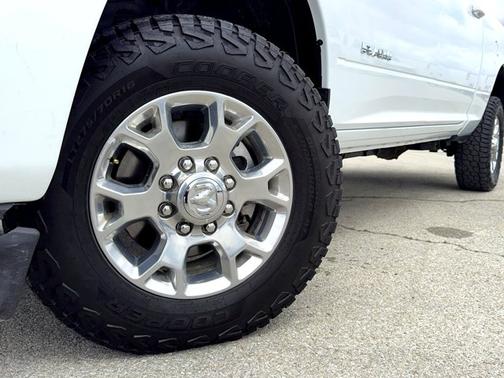 Bright White Clearcoat 2024 RAM 2500 Laramie