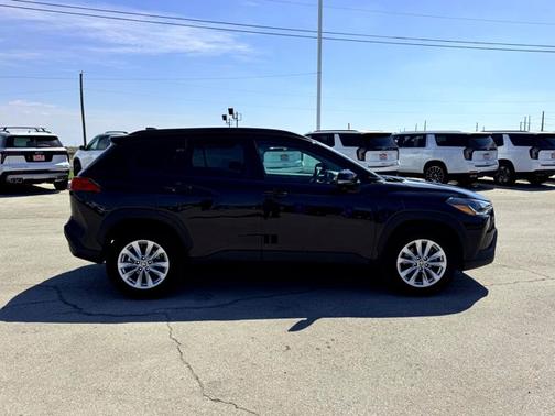 2023 Toyota Corolla Cross LE