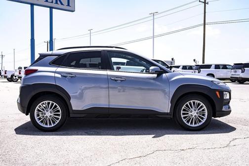 2021 Hyundai KONA SEL