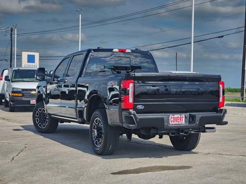 2025 Ford F-250 Platinum