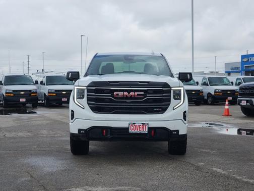 Summit White 2025 GMC Sierra 1500 AT4