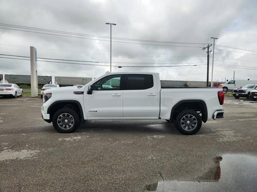 Summit White 2025 GMC Sierra 1500 AT4