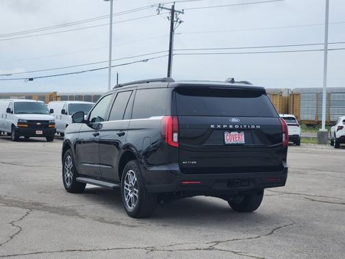 2025 Ford Expedition Active