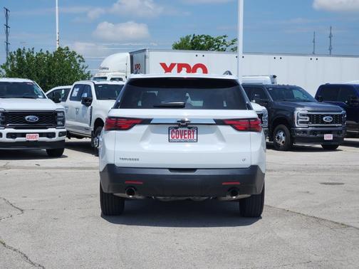 Summit White 2022 Chevrolet Traverse LT Cloth