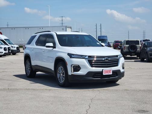 Summit White 2022 Chevrolet Traverse LT Cloth