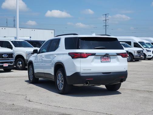 Summit White 2022 Chevrolet Traverse LT Cloth
