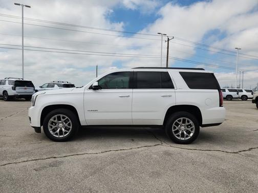 White Frost Tricoat 2018 GMC Yukon SLT