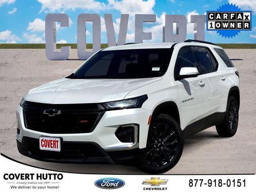 Iridescent Pearl Tricoat 2022 Chevrolet Traverse RS