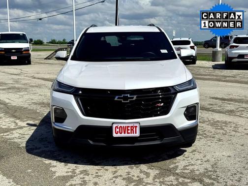 Iridescent Pearl Tricoat 2022 Chevrolet Traverse RS