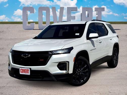 Iridescent Pearl Tricoat 2022 Chevrolet Traverse RS