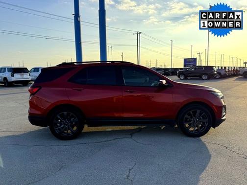 Cherry Red Tintcoat 2022 Chevrolet Equinox RS