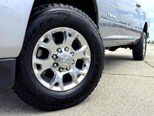 Billet Silver Metallic Clearcoat 2024 RAM 2500 Laramie