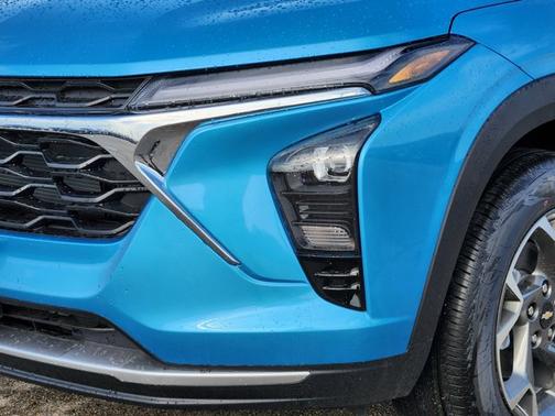 Marina Blue Metallic 2026 Chevrolet Trax LT