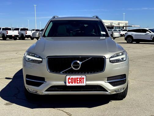 2016 Volvo XC90 T6 Momentum