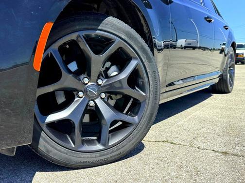 2020 Chrysler 300 Touring L