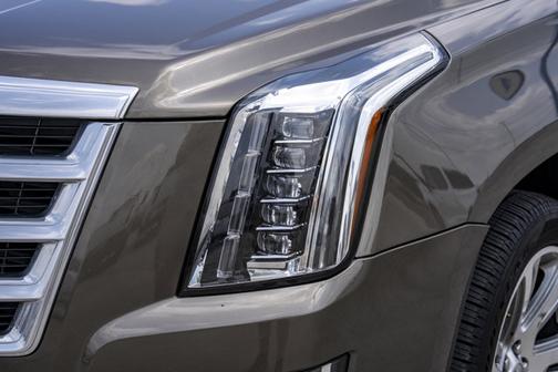 2016 Cadillac Escalade Luxury Collection