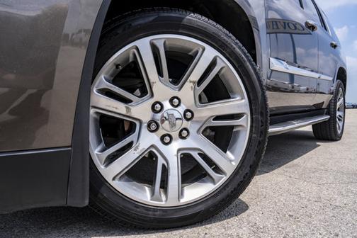 2016 Cadillac Escalade Luxury Collection
