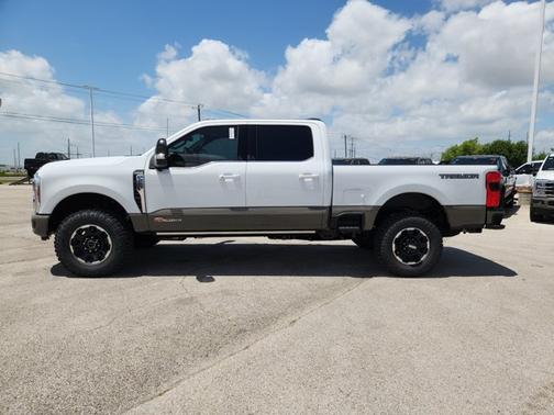 Oxford White 2026 Ford F-250 King Ranch