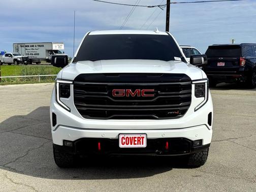 Summit White 2025 GMC Sierra 1500 AT4