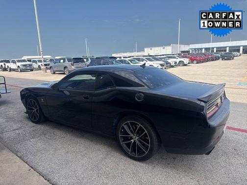 Pitch Black Clearcoat 2018 Dodge Challenger R/T Scat Pack