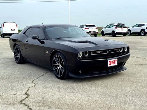 Pitch Black Clearcoat 2018 Dodge Challenger R/T Scat Pack