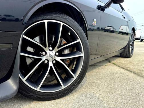 Pitch Black Clearcoat 2018 Dodge Challenger R/T Scat Pack