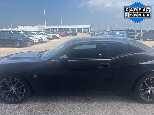 Pitch Black Clearcoat 2018 Dodge Challenger R/T Scat Pack