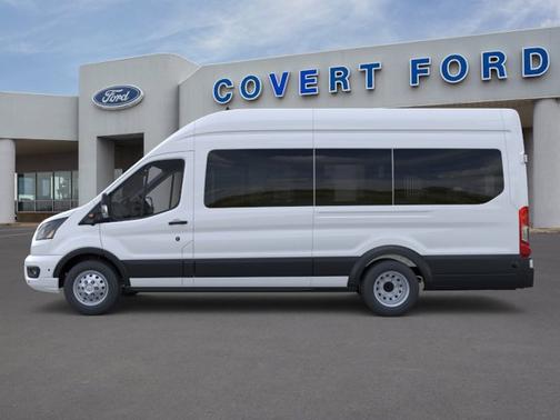 Oxford White 2026 Ford Transit-350