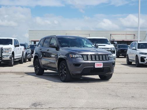 Granite Crystal Metallic Clearcoat 2018 Jeep Grand Cherokee Altitude