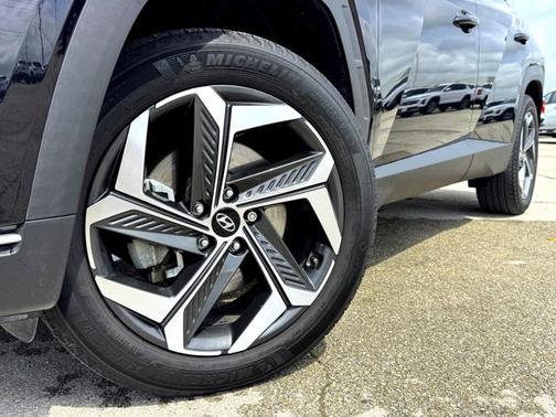 Phantom Black 2022 Hyundai TUCSON SEL