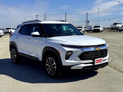 Summit White 2026 Chevrolet Trailblazer LT