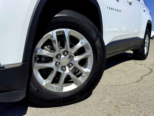 2021 Chevrolet Traverse LT Cloth