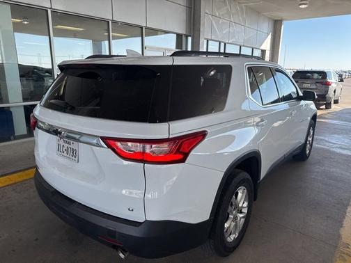 2021 Chevrolet Traverse LT Cloth