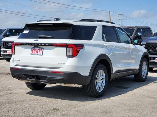 Star White Metallic Tri-Coat 2026 Ford Explorer Active