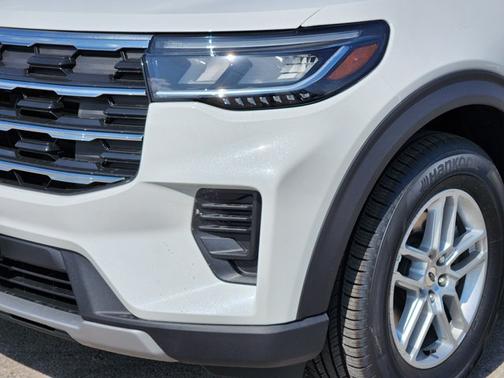 Star White Metallic Tri-Coat 2026 Ford Explorer Active