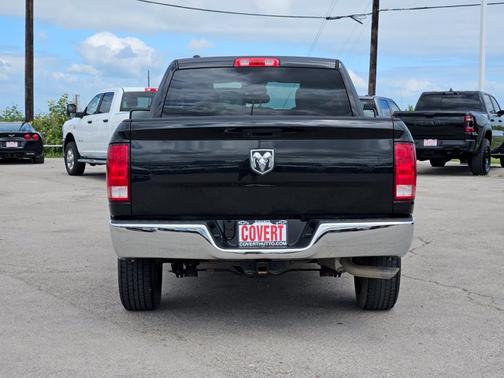 Brilliant Black Crystal Pearlcoat 2019 RAM 1500 Classic Tradesman