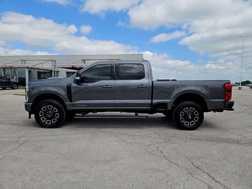 2025 Ford F-250 Platinum